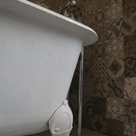 Bed & Breakfast Palais De Luppe, D'hotes Arles